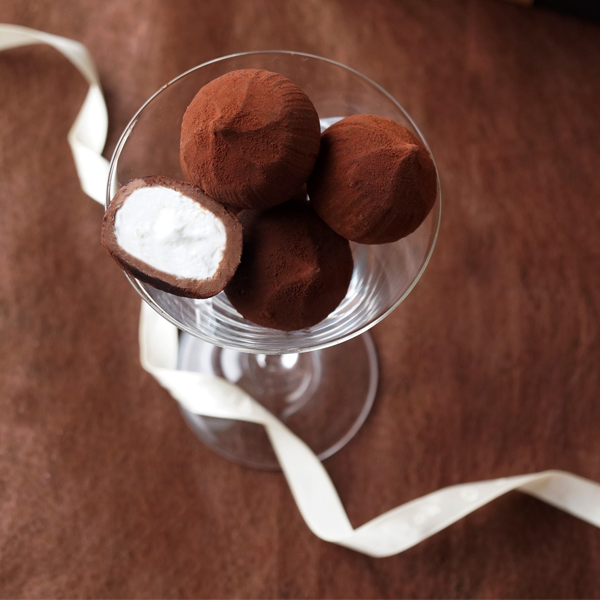 生クリームを生チョコで包んだ新食感スイーツ♪『MOZE CHOCOLAT 生クリームを生チョコで包んだ新食感スイーツ♪『MOZE CHOCOLAT